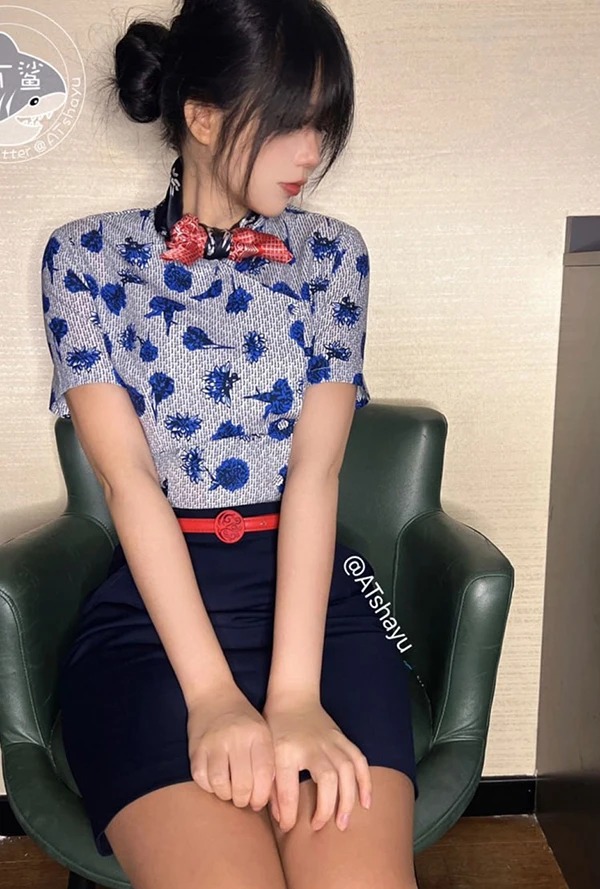 网红美女AT鲨 空姐黑丝诱惑写真