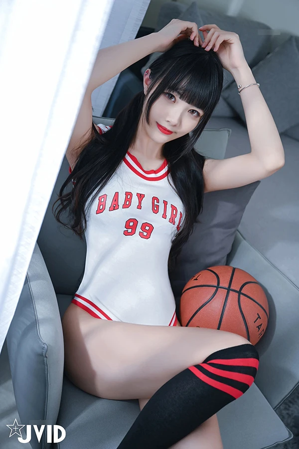 新入职的美女球员敏绮Miki 可爱马尾无圣光图集